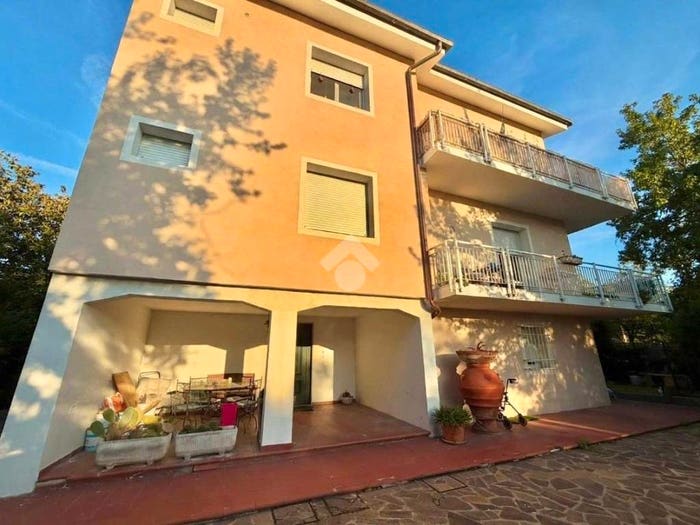 Appartamento con 5 locali in vendita in via firenze, Centro, Quarrata