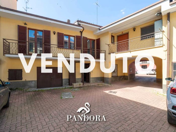 Casa quadrilocale in vendita in Vicolo Fiume, Centro, Ferno