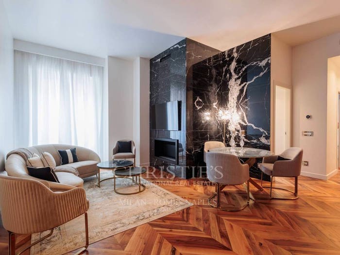 Appartamento trilocale in vendita in Via Cino Del Duca, San Babila, Milano