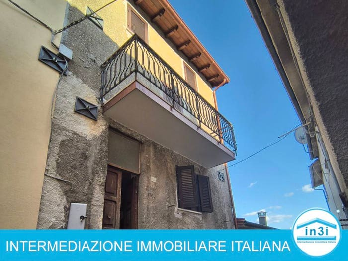 Casa bilocale in vendita in Via Giovan Battista Ciucci, Centro, Leonessa