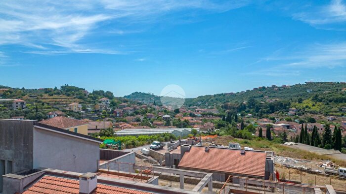 Casa trilocale in vendita in Str Ciosa, Imperia
