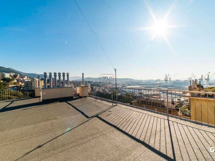 Appartamento quadrilocale in vendita in via Alberto Picco, Multedo, Genova