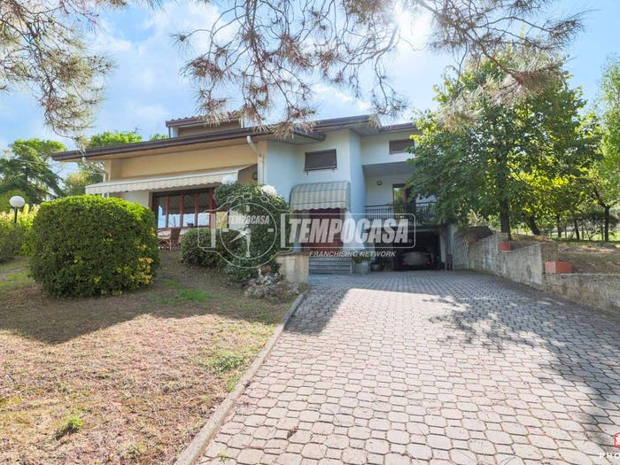 Casa con 6 locali in vendita in Via Giacomo Leopardi, Cerasolo, Coriano