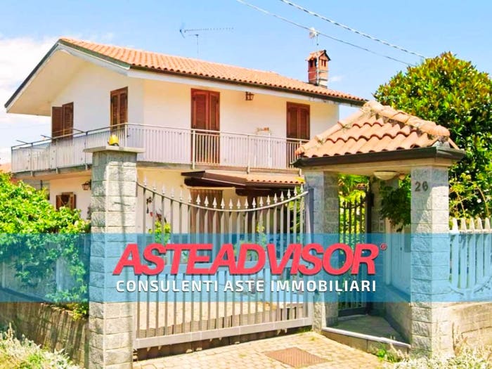 Casa con 6 locali in vendita in Frazione Perrero, Perrero, Barbania