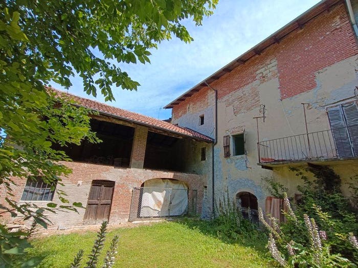 Casa quadrilocale in vendita in Via Montanaro, Villamiroglio
