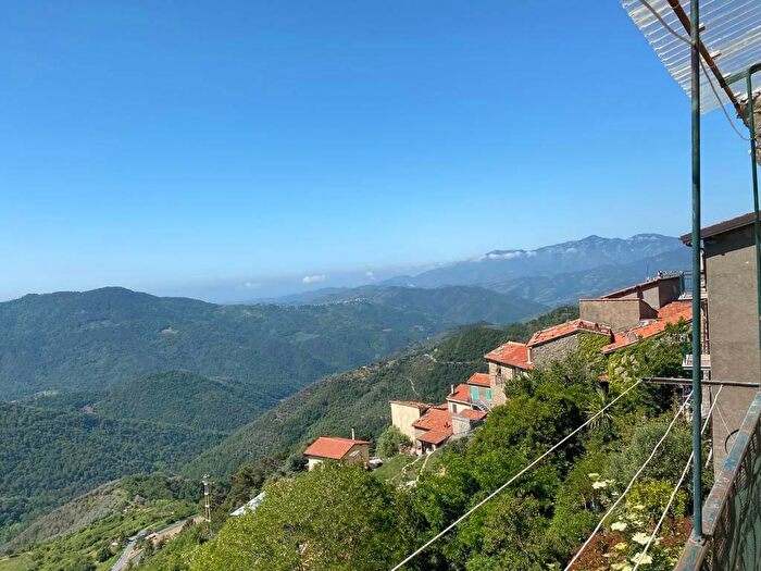 Casa trilocale in vendita in Baiardo