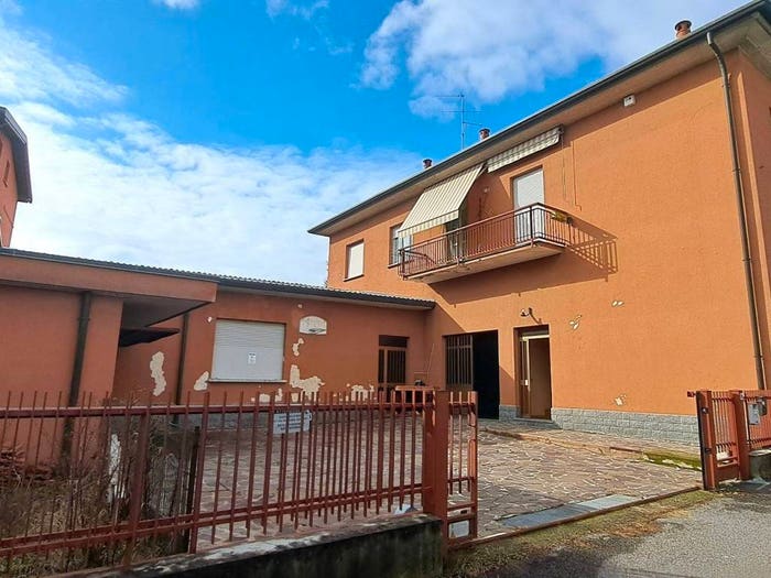 Casa con 6 locali in vendita in Via Febbraio, Centro, Cantù