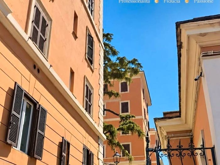 Appartamento bilocale in vendita in Via Monza, San Giovanni, Roma
