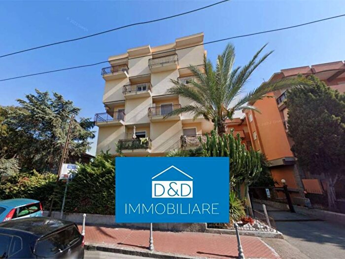 Appartamento trilocale in vendita in Via Vittorio Emanuele, Centro, Bordighera
