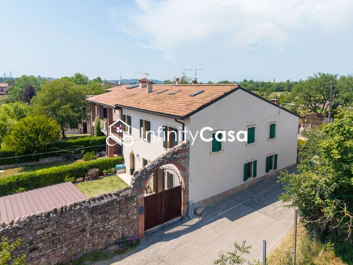 Casa con 5 locali in vendita in Bussolengo