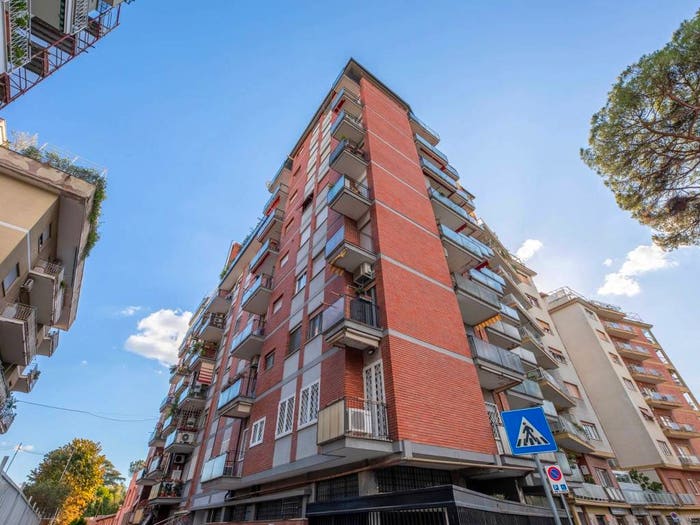 Appartamento quadrilocale in vendita in Via Giacomo Costamagna, Furio Camillo, Roma