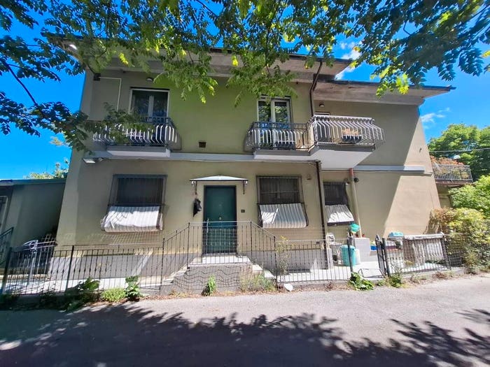 Appartamento trilocale in vendita in Via Montelungo Genova GE Italia, Bavari, Genova