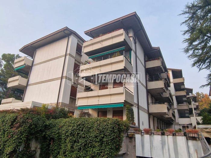 Appartamento trilocale in vendita in Via Guglielmo Marconi, Garda