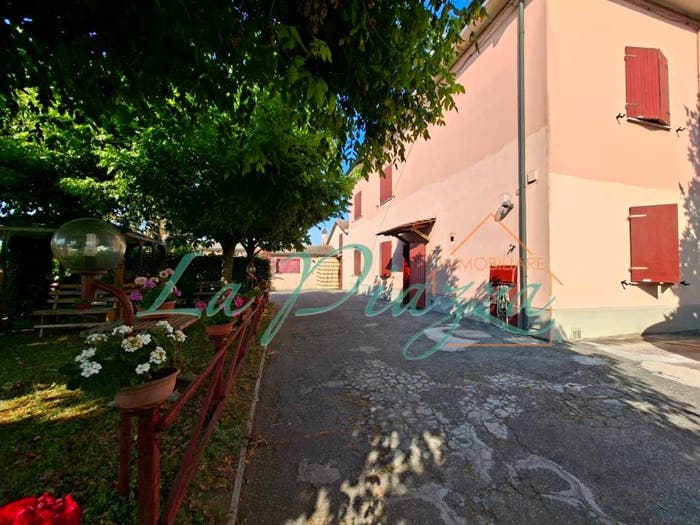 Casa con 6 locali in vendita in Via Pana, Faenza