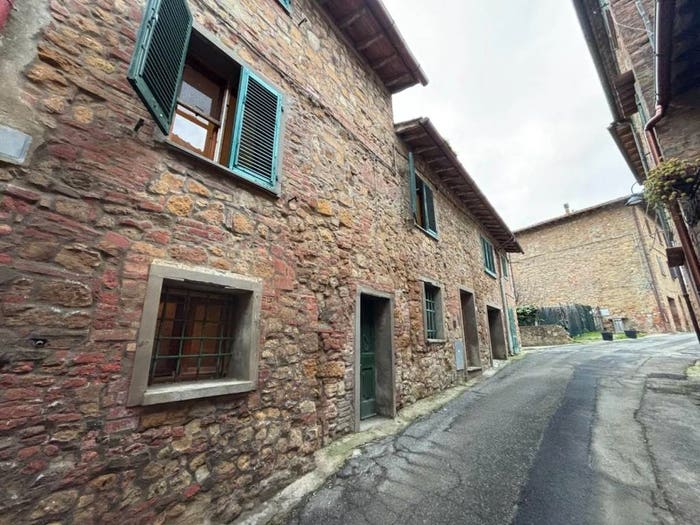 Casa con 6 locali in vendita in Sughera, Montaione