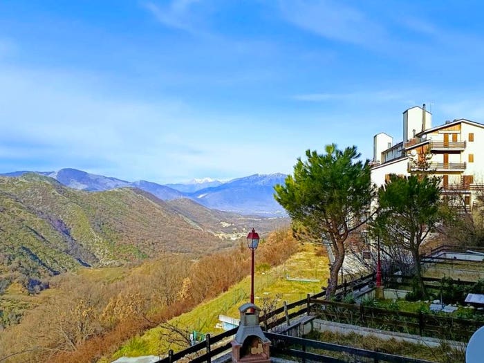 Appartamento bilocale in vendita in Via della Genziana, Lucoli
