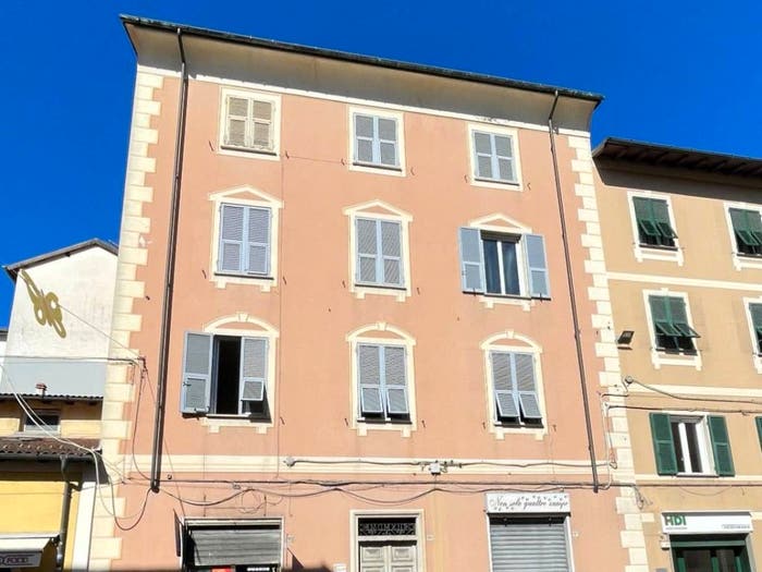 Appartamento trilocale in vendita in Via Vittorio Veneto, Centro, Busalla