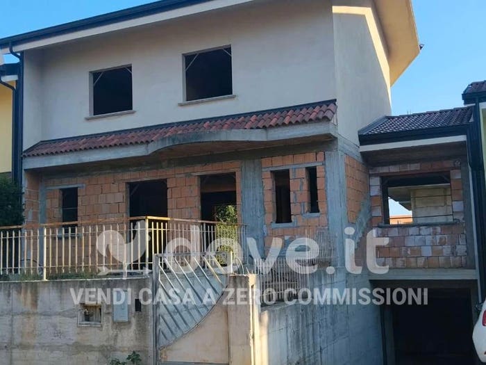 Casa con 5 locali in vendita in Via P Tropea, Soverato Superiore, Soverato
