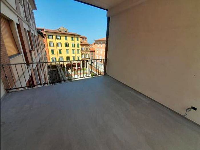Appartamento quadrilocale in vendita in Largo Ciro Menotti, San Francesco, Pisa