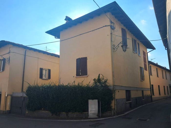 Casa trilocale in vendita in Piazza Giuseppe Mazzini, Cazzago Brabbia
