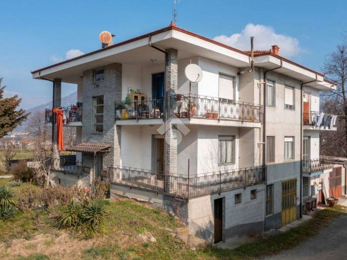 Appartamento quadrilocale in vendita in Via San Defendente, Gambasca