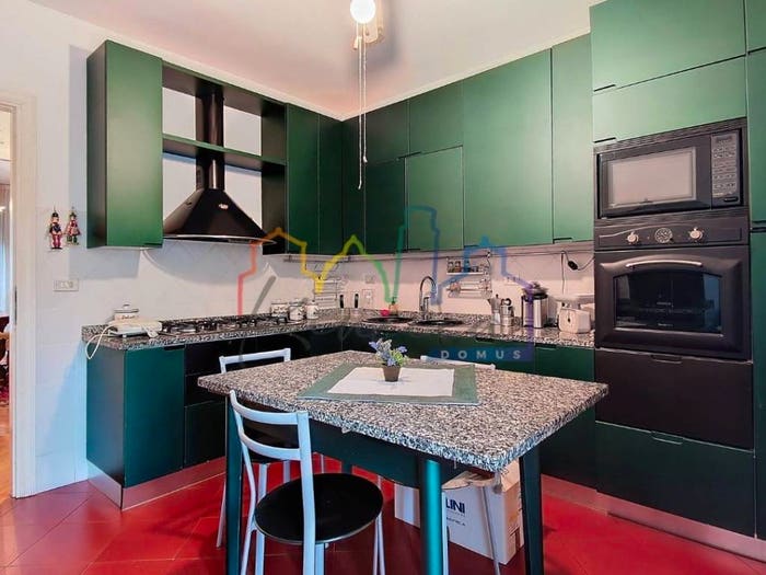 Appartamento con 6 locali in vendita in Via Piave, Porta a Lucca, Pisa