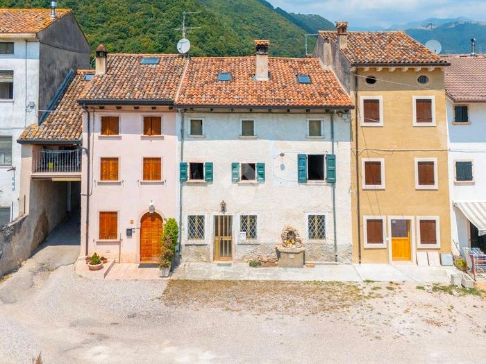 Casa con 6 locali in vendita in Via Orazi, Centro, Badia Calavena