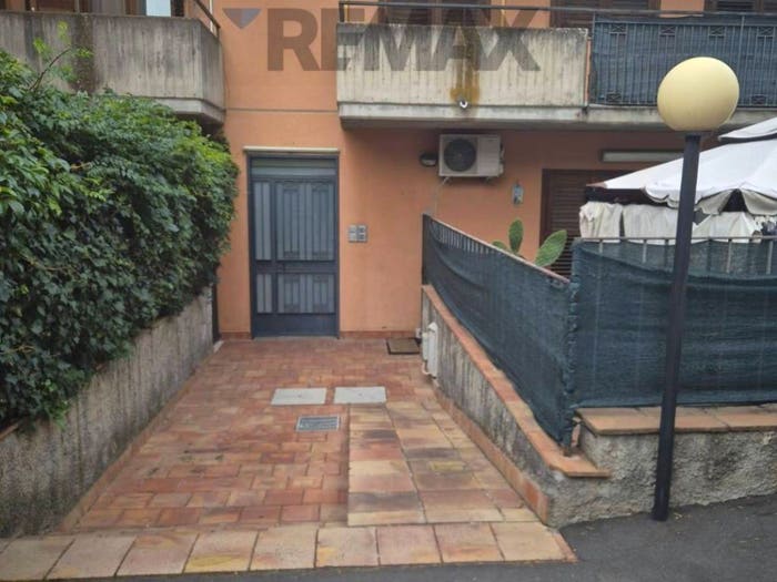 Appartamento con 5 locali in vendita in Via Riposto, Centro, Mascalucia