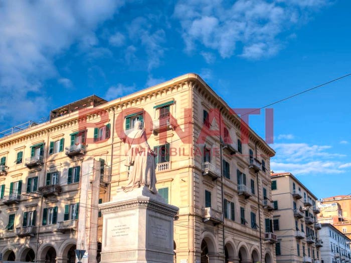 Appartamento con 5 locali in vendita in Piazza Chiodo, Centro Storico, La Spezia