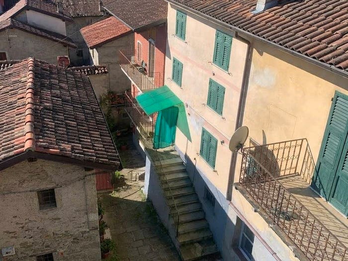 Casa con 6 locali in vendita in Via Ambrogio Doria, Montaldeo
