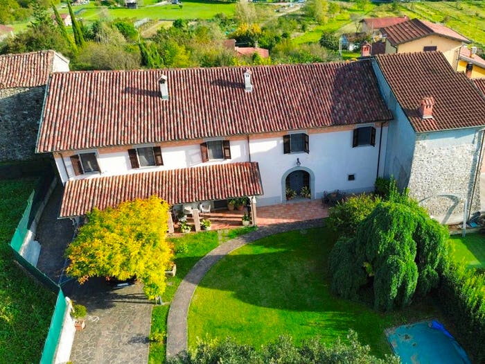 Casa con 6 locali in vendita in Licciana Nardi