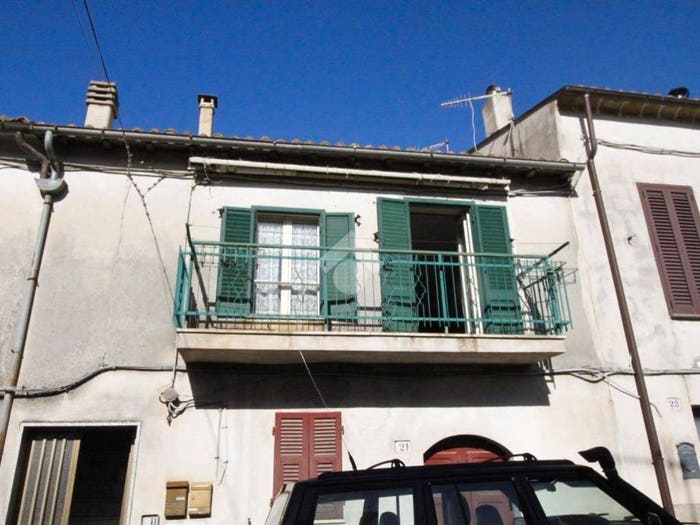 Appartamento trilocale in vendita in Via Novembre, Centro, Cellere