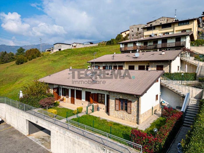 Casa trilocale in vendita in Via Antonio Locatelli, Cerete