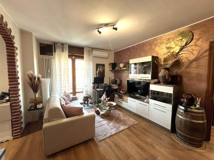 Appartamento trilocale in vendita in Via Francesco Crispi, Trezzano sul Naviglio