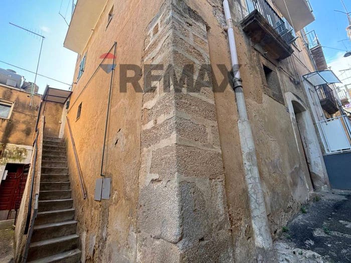 Appartamento bilocale in vendita in Via Amore, Centro, Caltagirone