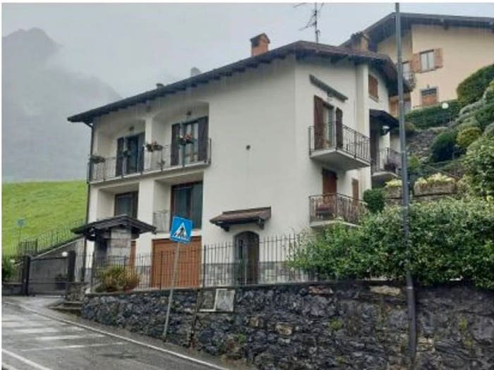 Appartamento trilocale in vendita in Via A Locatelli, Cerete Alto, Cerete