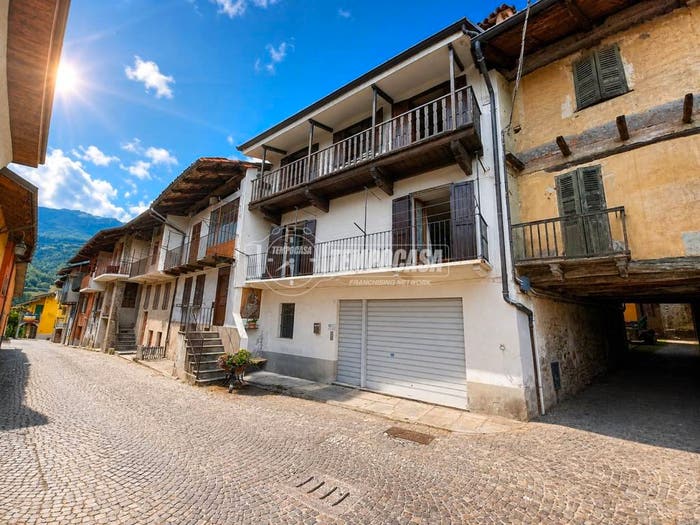 Casa con 6 locali in vendita in Via Camillo Vercellone, Sordevolo