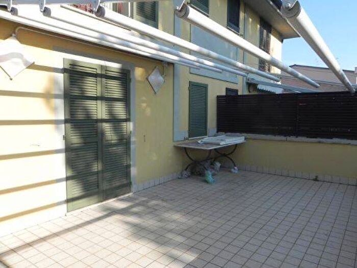 Appartamento con 6 locali in vendita in Terminetto Migliarina, Viareggio