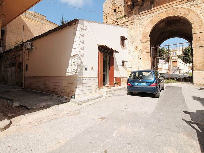 Casa bilocale in vendita in Via Ignazio Lanza di Trabia, Centro, Bagheria