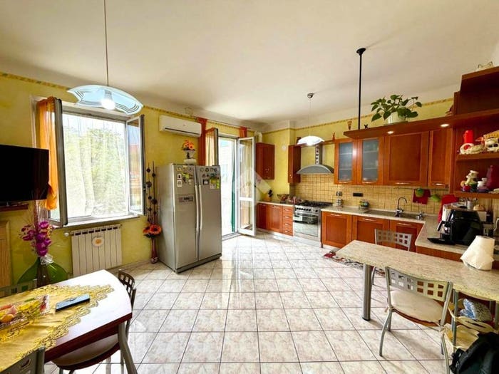 Appartamento quadrilocale in vendita in Via Quartini, Rivarolo, Genova
