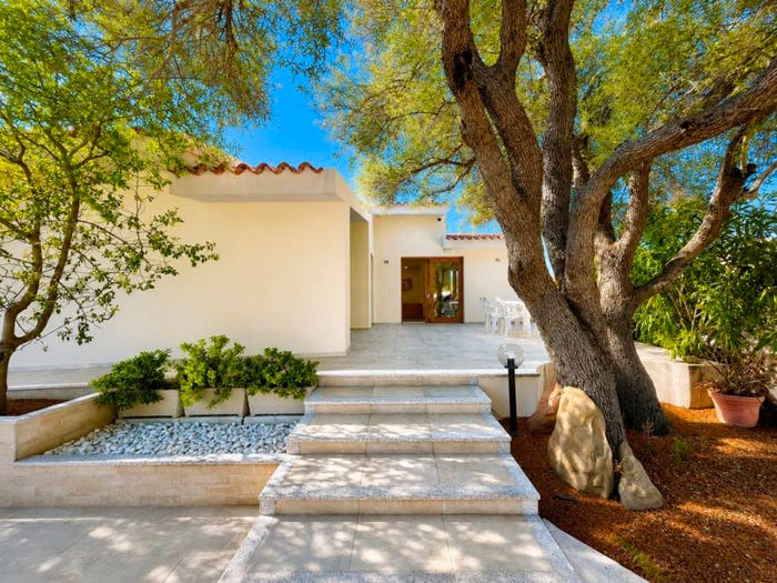 Casa con 6 locali in vendita in via dei platani, Pittulongu, Olbia
