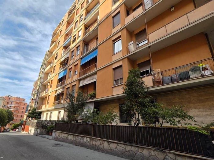 Appartamento con 6 locali in vendita in VIA GIOVANNI AMARENA, San Fruttuoso, Genova