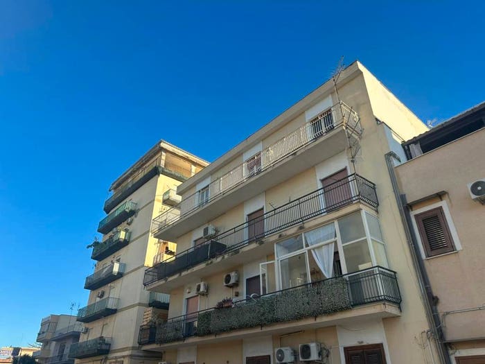 Appartamento con 5 locali in vendita in Via Rosolino Pilo, Centro, Bagheria