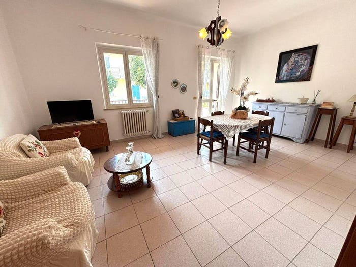 Appartamento con 5 locali in vendita in Viale della Vittoria, Lungomare Marconi, Alba Adriatica