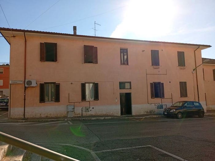 Appartamento trilocale in vendita in Via Cuneo, Castelliri