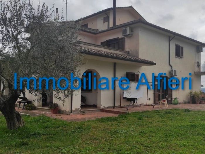 Casa con 6 locali in vendita in Via Nazionale, Pietrelcina