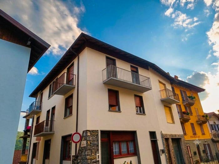 Appartamento quadrilocale in vendita in Via Monte Fiori, Centro, Esino Lario