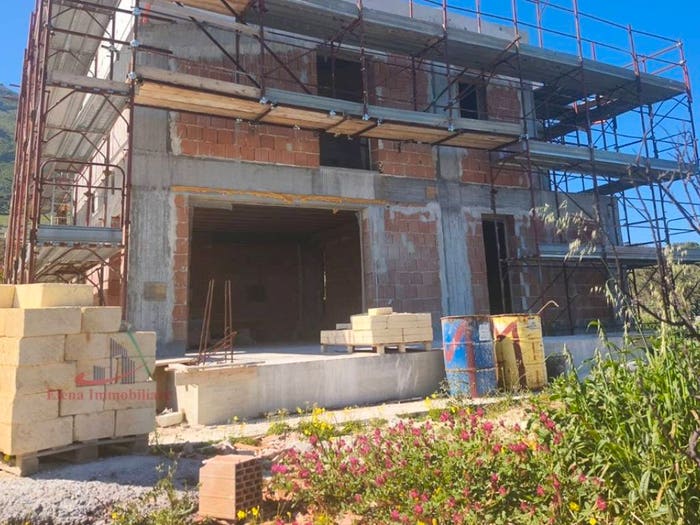 Casa con 5 locali in vendita in Castellammare del Golfo