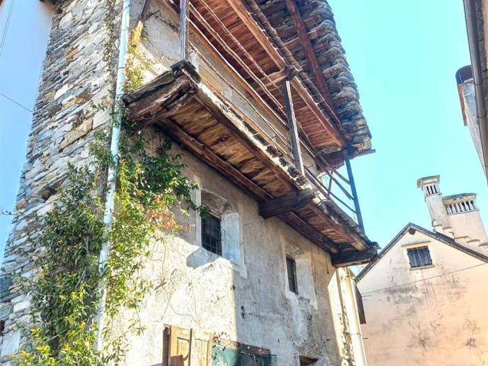 Casa quadrilocale in vendita in Via Vittorio Emanuele, Centro, Craveggia