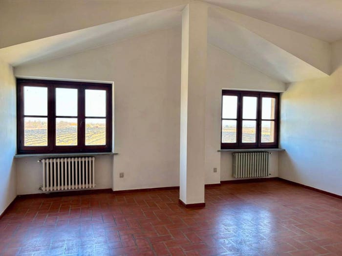 Appartamento quadrilocale in vendita in Via Dino Buffa, CampiglioneFenile